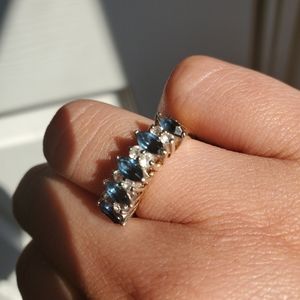 14k Gold GE ring Blue and Clear stones size 7